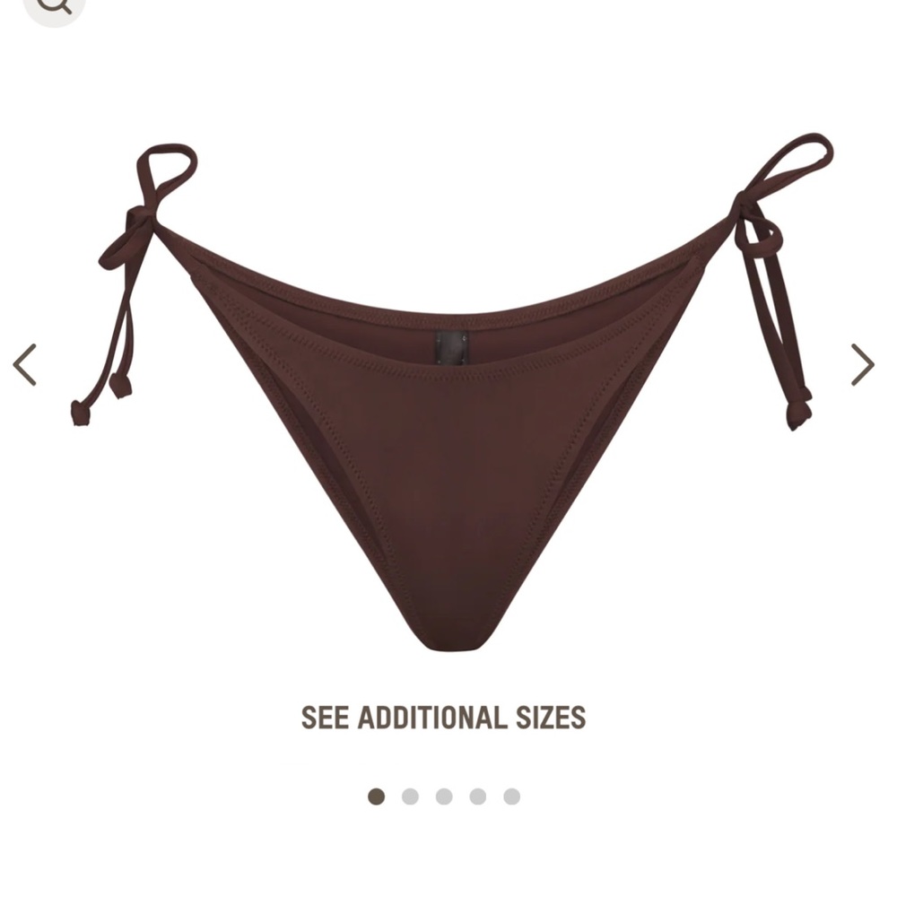 Dipped Tie Bottoms